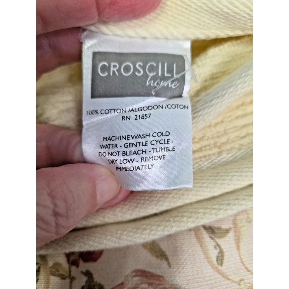 Croscill Vintage Bath Towel Roses Cotton Cream Grannycore Cottagecore New